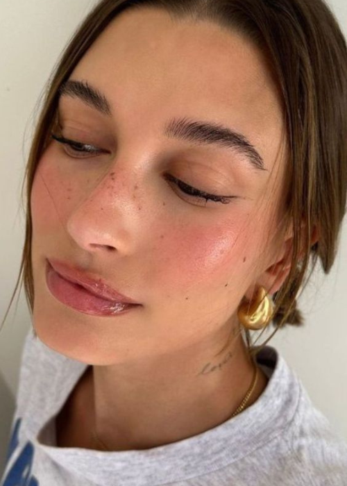 2024 Makeup Trend: Minimal Blush Looks